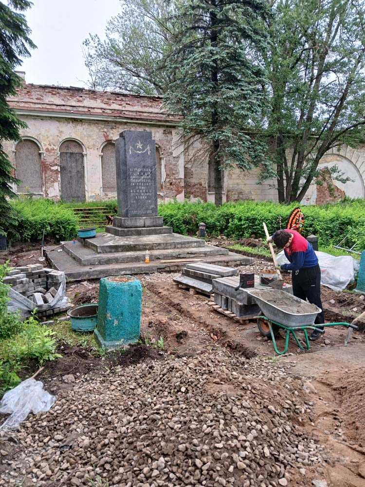 Ремонт и восстановление памятника погибшим односельчанам в с.Едрово.